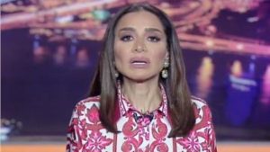 بسمة وهبة تواجه معالج بحقنة القهوة: بتجرب على البشر؟