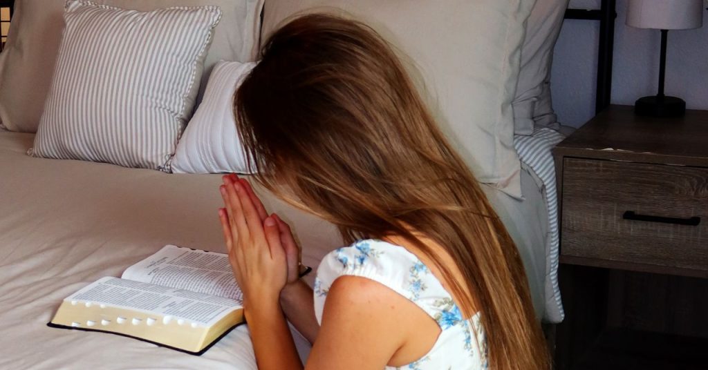 “عالم المرأة” يعيد تشكيل مشهد المواعدة المحافظ