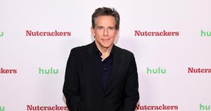 يشارك بن ستيلر كيف توازي طفولة أطفاله تربيته في فيلم “ستيفن كولبيرت”