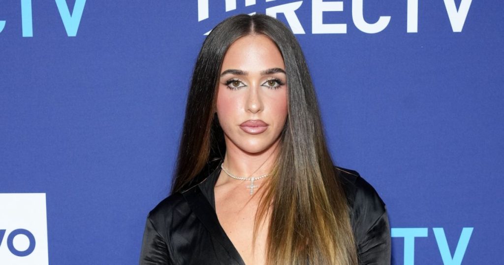 أريانا بيرمان تحتفل بعيد ميلادها الرابع والعشرين بعد انفصال هدسون ماكليروي: “مباركة جدًا”