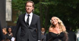 يكشف جون كوربيت كيف اكتشف أن إيدان وكاري لم يكونا في نهاية اللعبة في “ومثل ذلك تمامًا” (حصريًا)