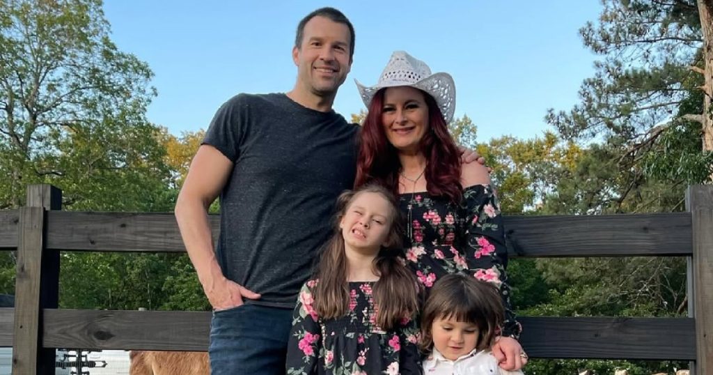 راشيل رايلي تقول إن ابنتها أدورا، 9 سنوات، تعتقد أنها يمكن أن تكون فائزة بـ “الأخ الأكبر” مثل أمي (حصريًا)