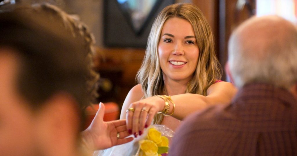 ما نوع السيارة التي يقودها نجم فيلم “Love Is Blind” “Sparkle Megan”؟ تم الكشف عن النموذج في المشهد المحذوف