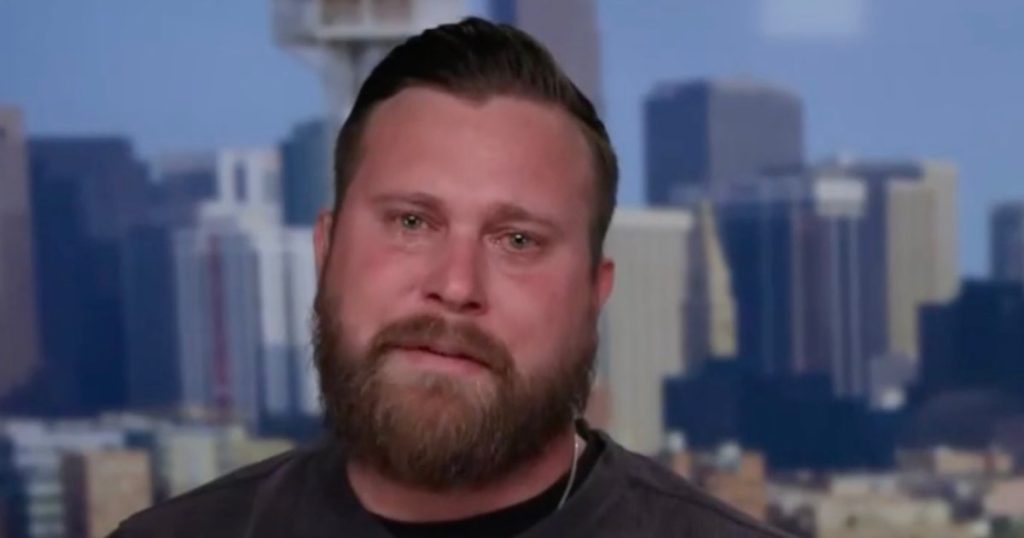 شقيق فرجينيا جيوفري يبكي في مقابلة تلفزيونية بعد تجريد الأمير أندرو من الألقاب الملكية