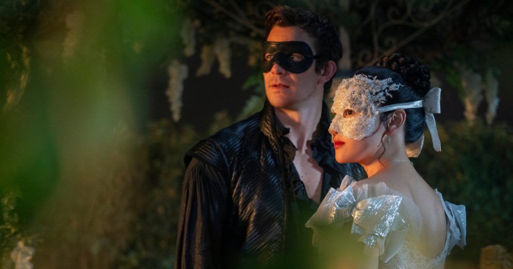 يستخدم الموسم الرابع من “Bridgerton” أغنية “Enchanted” لتايلور سويفت في مشهد رومانسي رئيسي بين بنديكت وصوفي