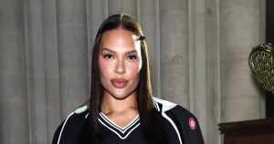 يقول لاعب WNBA السابق ونجمة Liz Cambage فقط إن اللاعبين بحاجة إلى العثور على أموال من الملعب