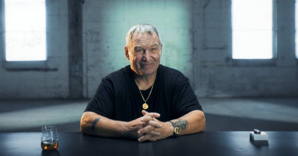 برنامج True Crime Show الجديد رقم 1 على Netflix هو حكاية غوغاء جيدة تمامًا مثل “The Sopranos”