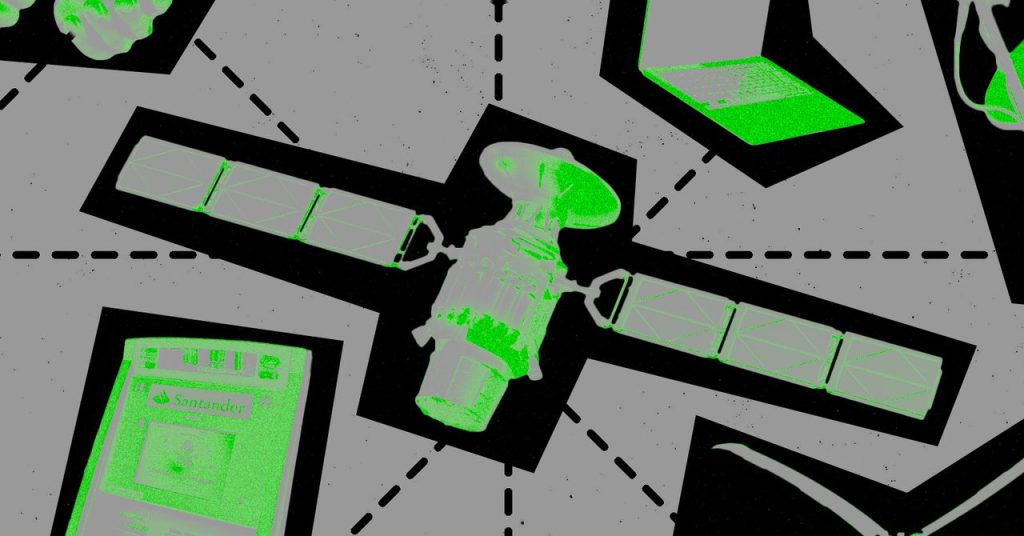 الأقمار الصناعية تسرّب أسرار العالم: المكالمات والنصوص والبيانات العسكرية وبيانات الشركات
