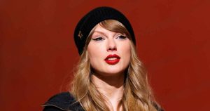 كيف كان رد فعل ملكية إليزابيث تايلور على أغنية تايلور سويفت “حياة” للطفر “:” كانوا جميلون “