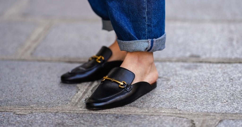 ما هو نمط الحذاء الوحيد الذي تحتاجه هذا الخريف؟ البغال الكلاسيكية، واكتشافات أمازون هذه أقل من 50 دولارًا