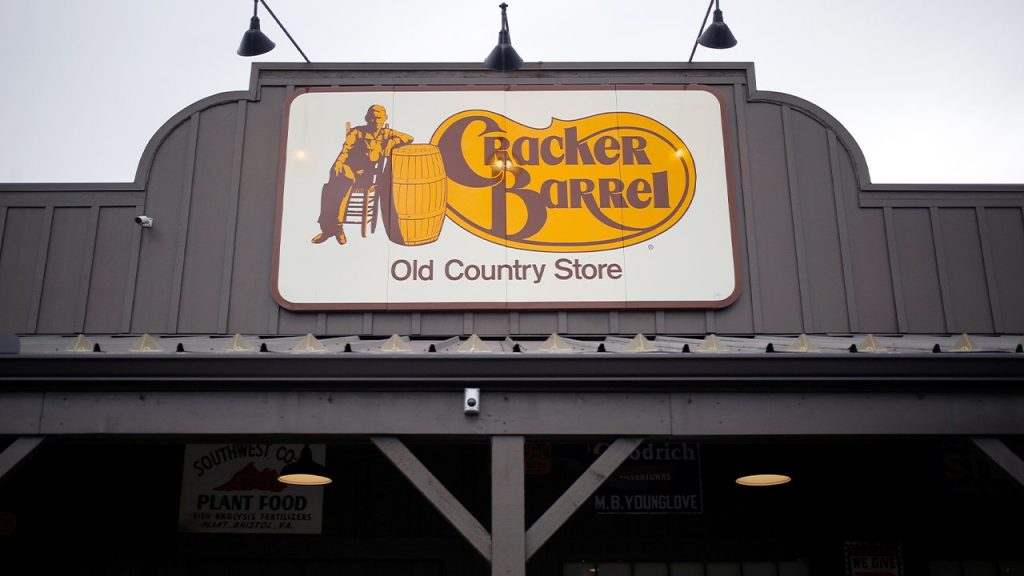 يحث Sardar Biglari المساهمين في Cracker Barrel على التصويت ضد الرئيس التنفيذي وعضو مجلس الإدارة