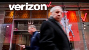 تخطط Verizon لإلغاء ما يصل إلى 15000 وظيفة تحت قيادة الرئيس التنفيذي الجديد دان شولمان