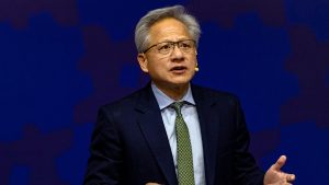 يقول الرئيس التنفيذي لشركة Nvidia إن الولايات المتحدة تحتاج إلى وصول الصين لتظل قادرة على المنافسة في مجال الذكاء الاصطناعي