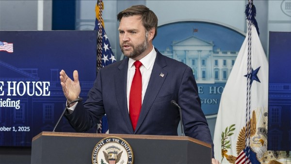 لماذا تفضل إيران التفاوض مع نائب ترامب بدلا من ويتكوف وكوشنر؟