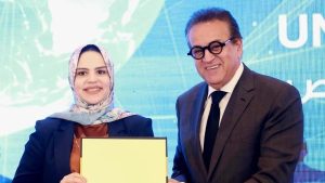 وزير الصحة يكرم مركز طبي الأسمرات 2 لتميزه وريادته على مستوى الجمهورية