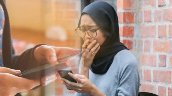 هل يقع الطلاق من خلال الكتابة في الرسائل الإلكترونية؟.. الإفتاء تجيب