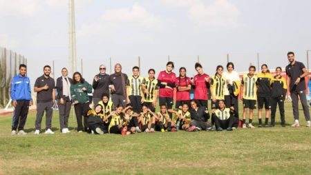 سيدات المقاولون 2009 يفوز على سينزو 8–0