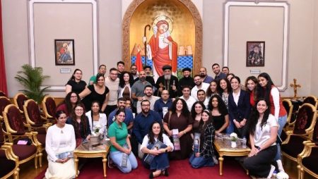 البابا تواضروس يستقبل وفودا كنسية خدمية من كندا والولايات المتحدة بالمقر البابوي