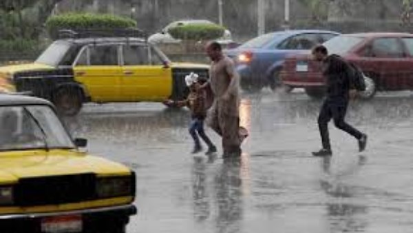 أمطار علي الإسكندرية مع استمرار حركة الملاحة بالميناء
