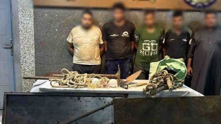 ضبط 5 أشخاص ينقبون عن الآثار أسفل منزل بالمطرية