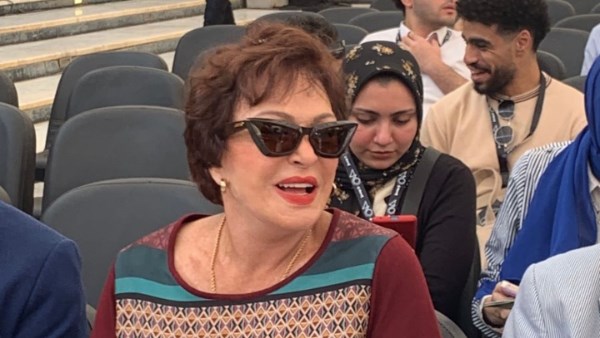 لبلبة أول الحضور في ندوة المخرج محمد عبد العزيز