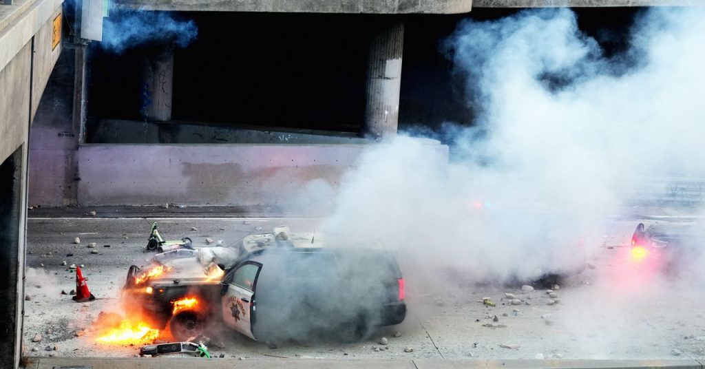 إدانة فوضوي تقدم نذيرًا قاتمًا لحرب ترامب على “اليسار”