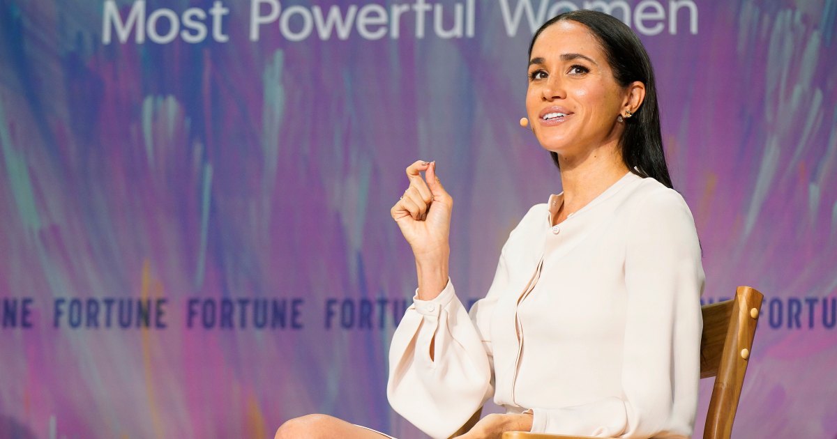 دوقة ساسكس ومؤسس As Ever ميغان ماركل تتحدث على خشبة المسرح خلال قمة Fortune Most Powerful Women 2025 في فندق Salamander في 14 أكتوبر 2025، في واشنطن العاصمة.