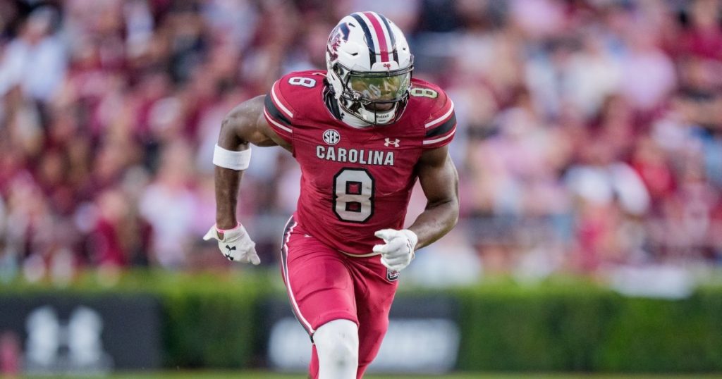 ضابط إدارة السلامة العامة في تكساس الذي دفع لاعب كرة القدم في ساوث كارولينا إلى “المنزل”