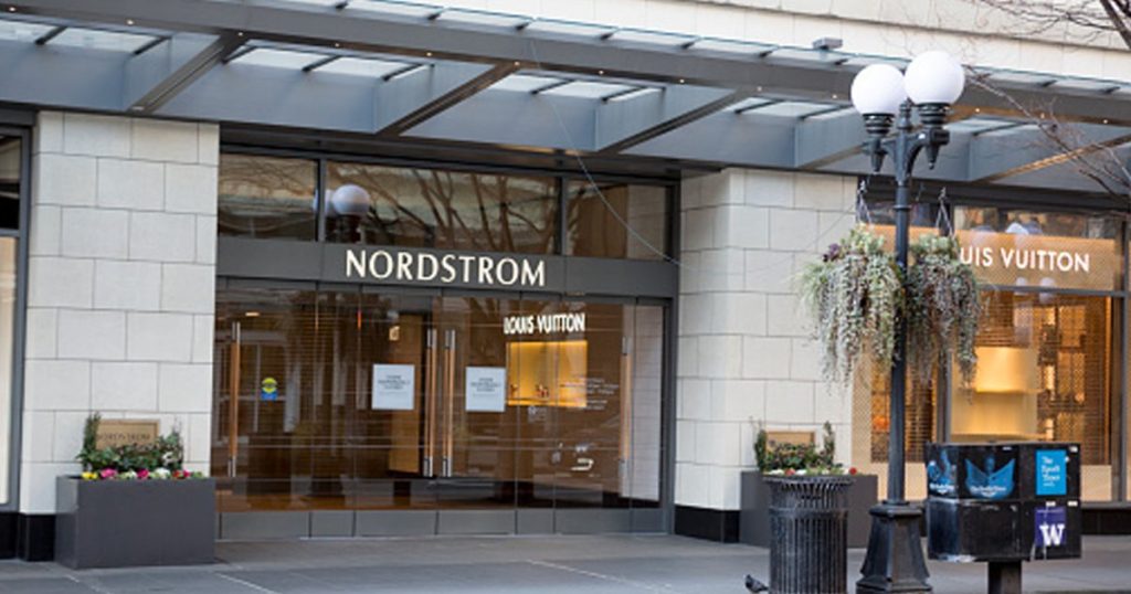 حان الوقت! كل شيء يستحق الشراء من البيع الإلكتروني الرسمي لشركة Nordstrom (حتى الآن)