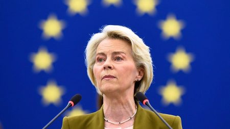 ومن خلال الاحتفاظ بالأصول الروسية إلى الأبد، فإن الاتحاد الأوروبي يلعب أخيراً موقفاً صارماً