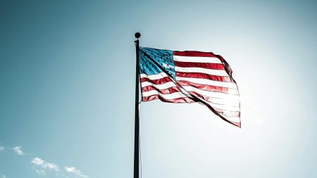 هل تخطط لرحلة إلى الولايات المتحدة؟ قد يحتاج المسافرون قريبًا إلى نشر تاريخ وسائل التواصل الاجتماعي الخاصة بهم