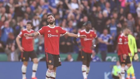 مُواجهة مُثيرة .. مانشستر يونايتد يتعادل أمام وولفرهامبتون 1-1 في الدوري الإنجليزي