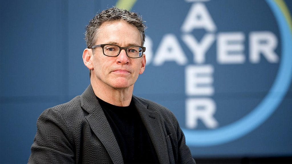 تدعم إدارة ترامب عرض باير للمحكمة العليا بشأن الدعاوى القضائية