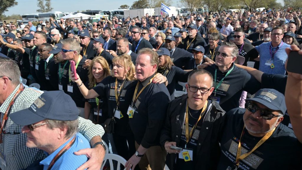 وفد كبير من القسيسين الأمريكيين يصل إلى إسرائيل في مهمة تضامنية