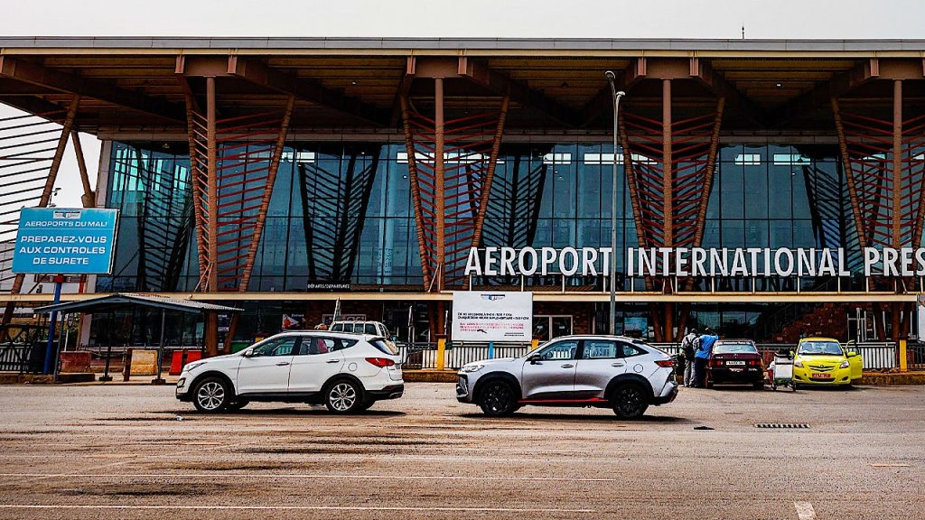 وقد تصبح مالي أول دولة أفريقية تحكمها جماعة نصرة الإسلام والمسلمين التابعة لتنظيم القاعدة