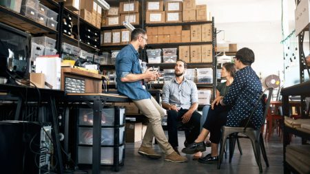 يرتفع التفاؤل بالأعمال التجارية الصغيرة في نوفمبر على الرغم من المخاوف المتعلقة بجودة العمالة