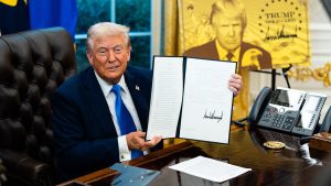 إطلاق برنامج تأشيرة ترامب الذهبية الجديد لكبار المستثمرين ذوي المواهب