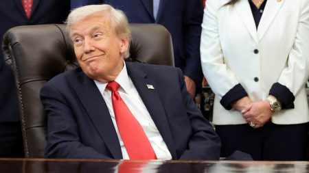 ويقول ترامب إن وارش وهاسيت هما أبرز المرشحين لرئاسة بنك الاحتياطي الفيدرالي