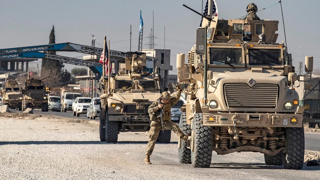 تقرير: القوات الأمريكية والسورية تتعرض لإطلاق نار خلال دورية في تدمر