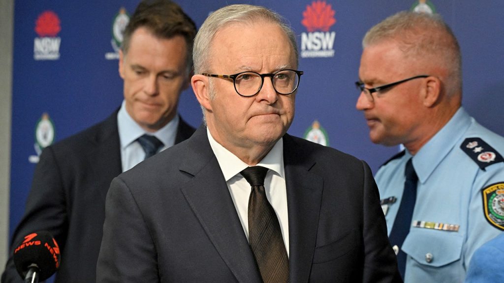 أستراليا تشدد قوانين حيازة الأسلحة بعد حادث إطلاق النار الجماعي في شاطئ بوندي