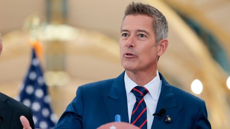 يقول رئيس النقل دافي إن رحلات عيد الميلاد آمنة على الرغم من مشاكل التوظيف