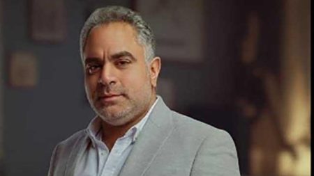 محمد شاهين: انتظروني مع منى زكي في رمضان 2026| خاص