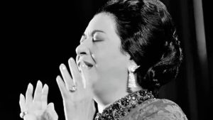 أحمد مراد يرد على انتقادات فيلم الست : مقولناش إن أم كلثوم بخيلة .. والعمل مش وثيقة تاريخية