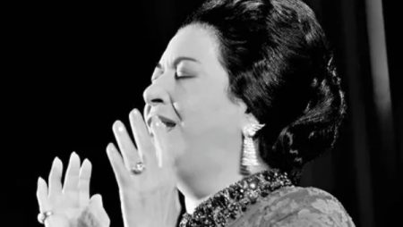 أحمد مراد يرد على انتقادات فيلم الست : مقولناش إن أم كلثوم بخيلة .. والعمل مش وثيقة تاريخية