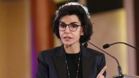 فرنسا تبدأ عمليات التفتيش في قضايا فساد.. وتورط وزيرة الثقافة