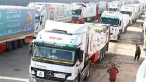 قافلة المساعدات الـ 99 تدخل إلى الفلسطينيين بقطاع غزة