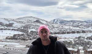 مارسيانو برونيت يشارك منشورًا حول “الحصول على التعادل” بعد مقاضاة ديمي إنجمان بسبب ادعاءات الاعتداء الجنسي