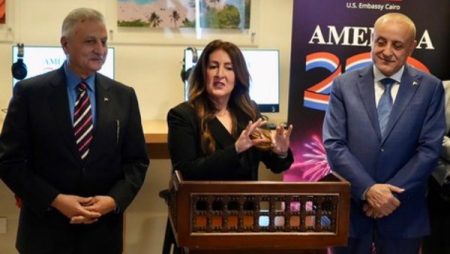 بمكتبة مصر العامة.. الأقصر تفتتح أول ركن أمريكي في الصعيد بدعم يتجاوز 200 ألف دولار|صور