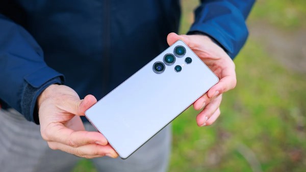 عرض جديد يخفض سعر Galaxy S25 Ultra إلى مستوى أكثر جاذبية قبل طرح Galaxy S26