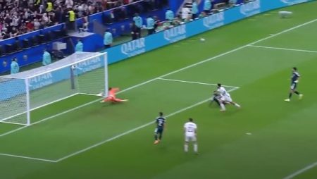 عدي الدباغ يسجل هدف التعادل لفلسطين في مرمى السعودية بربع نهائي كأس العرب